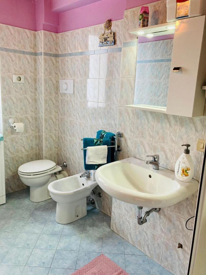 Palm Beach - Your Private And Complete Apartment In Desenzano Del Garda Kültér fotó